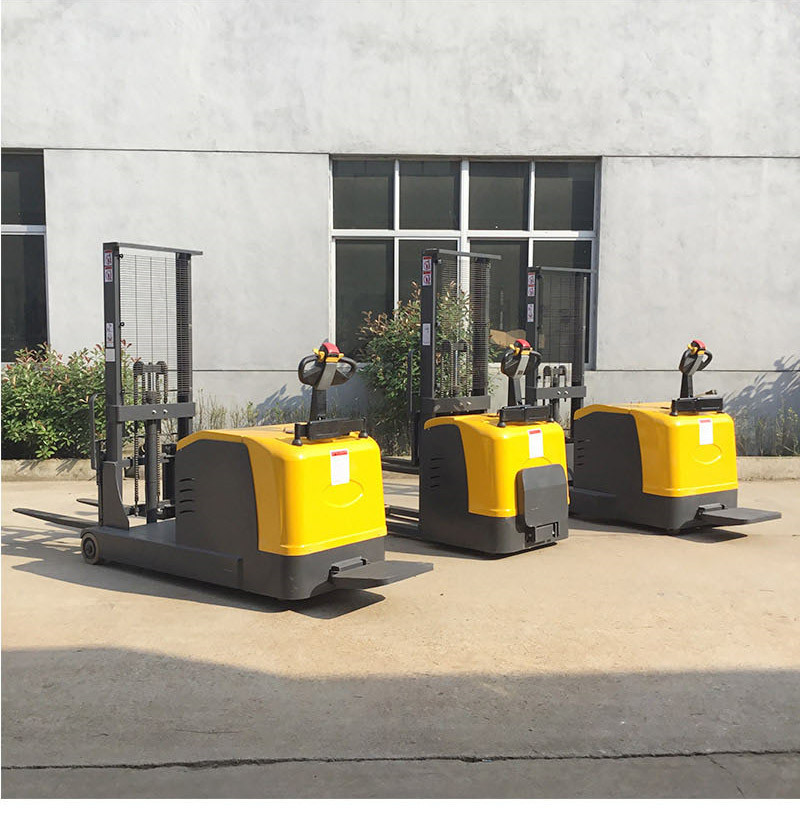 前移電動(dòng)堆高車(chē)3