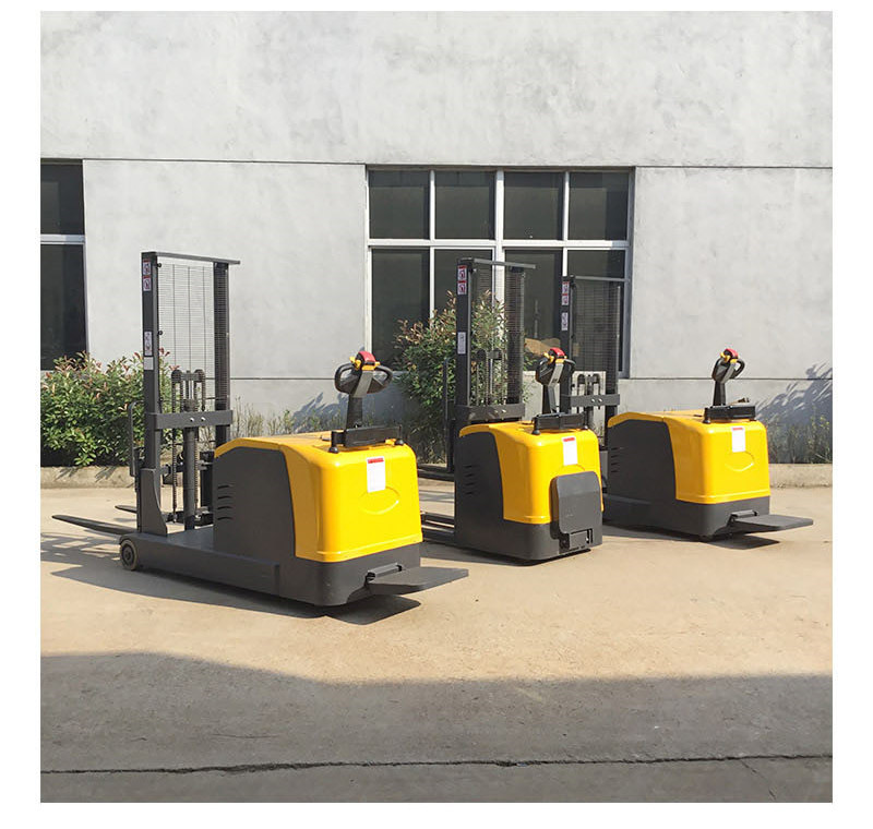 小前移電動(dòng)堆高車3