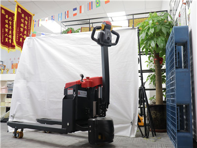 電動(dòng)搬運(yùn)車(chē)