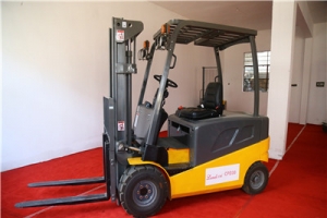 四輪電動搬運叉車操作培訓視頻！