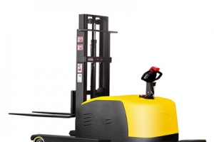 站架式全電動堆高車操作培訓視頻！