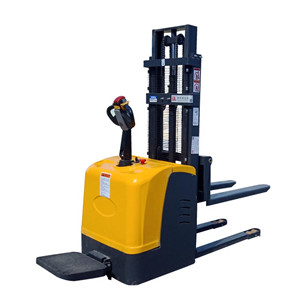 站駕式電動(dòng)堆高車CDD15