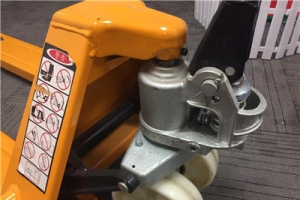 手動(dòng)拖盤搬運(yùn)車不能正常提升是怎么回事？