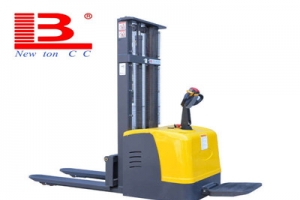 電動堆高機(jī)蓄電池使用時間降低的主要原因