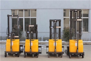 為什么半電動(dòng)堆高車(chē)需要定期更換機(jī)油 ？