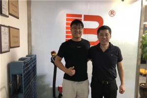 新牛盾叉車與到訪馬來西亞客戶達(dá)成合作意向