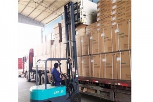 倉儲電動叉車廠家提醒駕駛電動叉車要注意哪些細(xì)節(jié)問題？