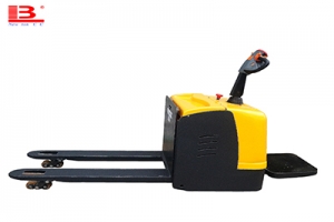 關(guān)于電動(dòng)液壓搬運(yùn)車(chē)的功能和適用場(chǎng)景介紹