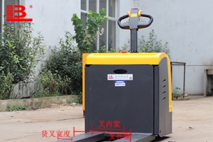 全電動(dòng)托盤搬運(yùn)車使用的托盤有哪些規(guī)格？