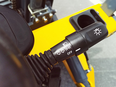 小型電動(dòng)叉車(chē)