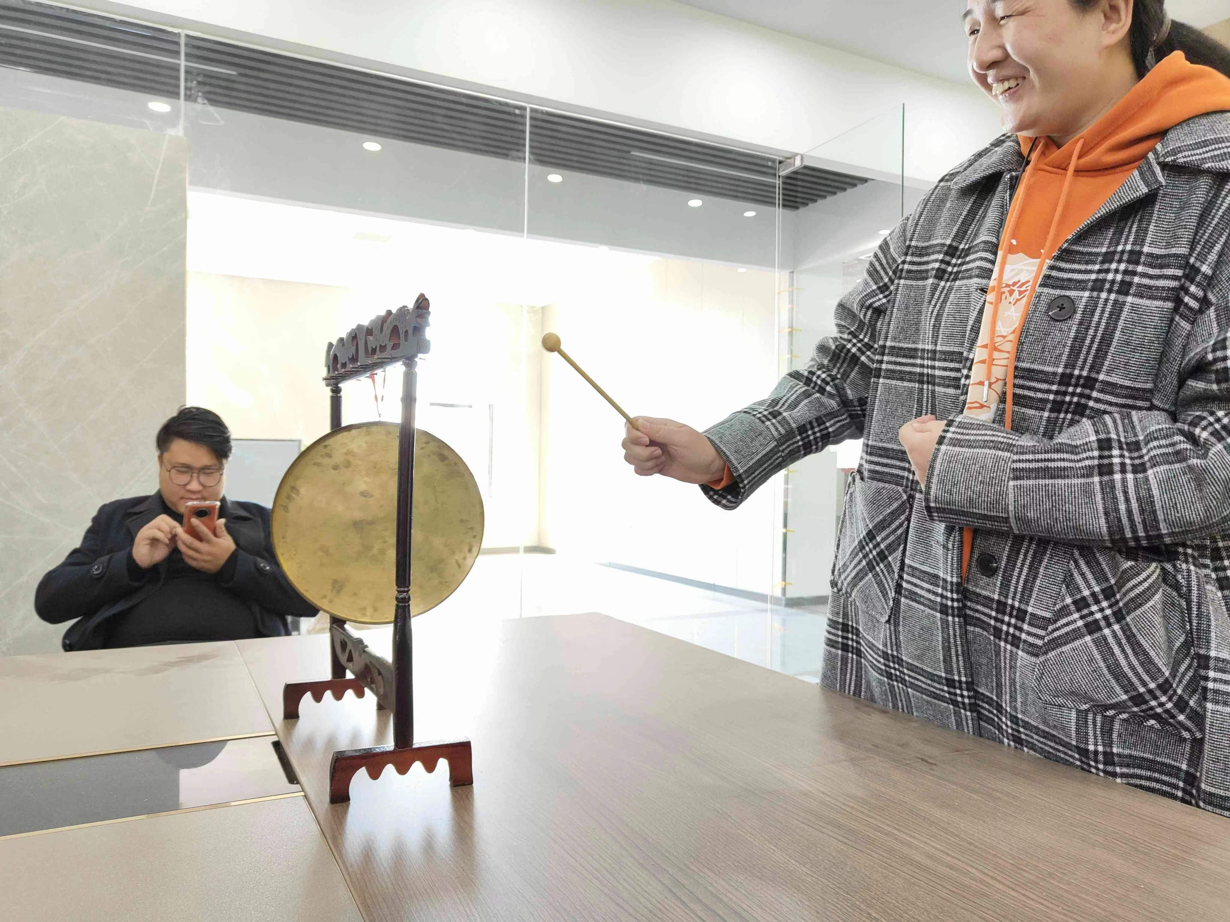 電動(dòng)叉車廠家