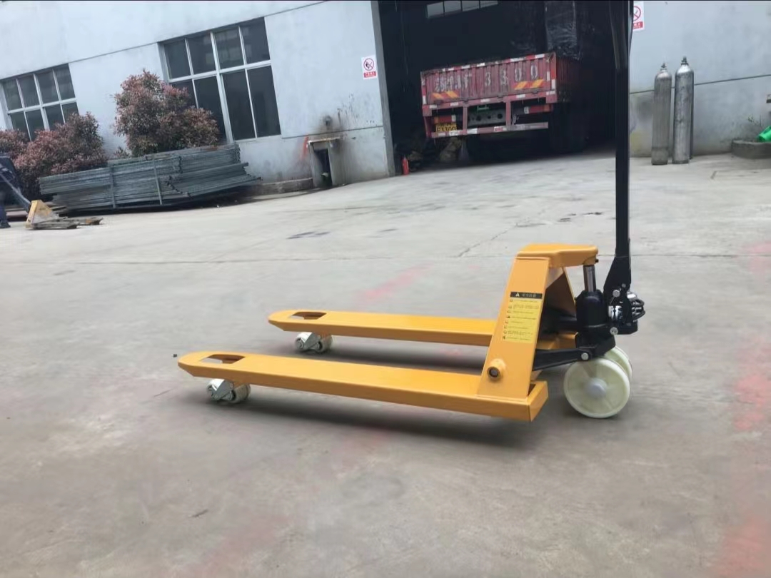 手動(dòng)液壓叉車