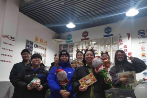 新牛頓電動叉車廠家成功舉辦圣誕節(jié)慶祝活動