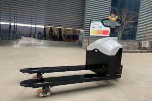 如何去除電動搬運車零件上的油污？