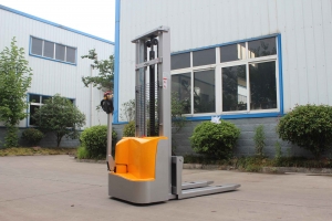 電動(dòng)叉車油泵不工作的故障現(xiàn)象和轉(zhuǎn)向問題