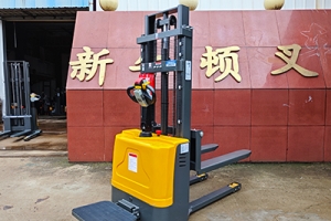 電動堆高車也需要辦證上崗？別等被查到了才后悔！