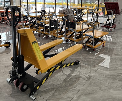 剪式高起升液壓搬運(yùn)車(chē)：手動(dòng)托盤(pán) + 升降平臺(tái)二合一